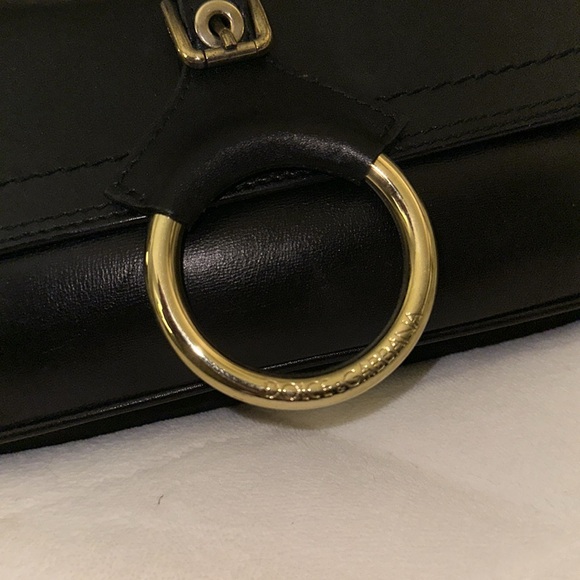 Beautiful Black Dolce & Gabbana Classic Leather & Gold Hardware Purse Excellent - Picture 2 of 8